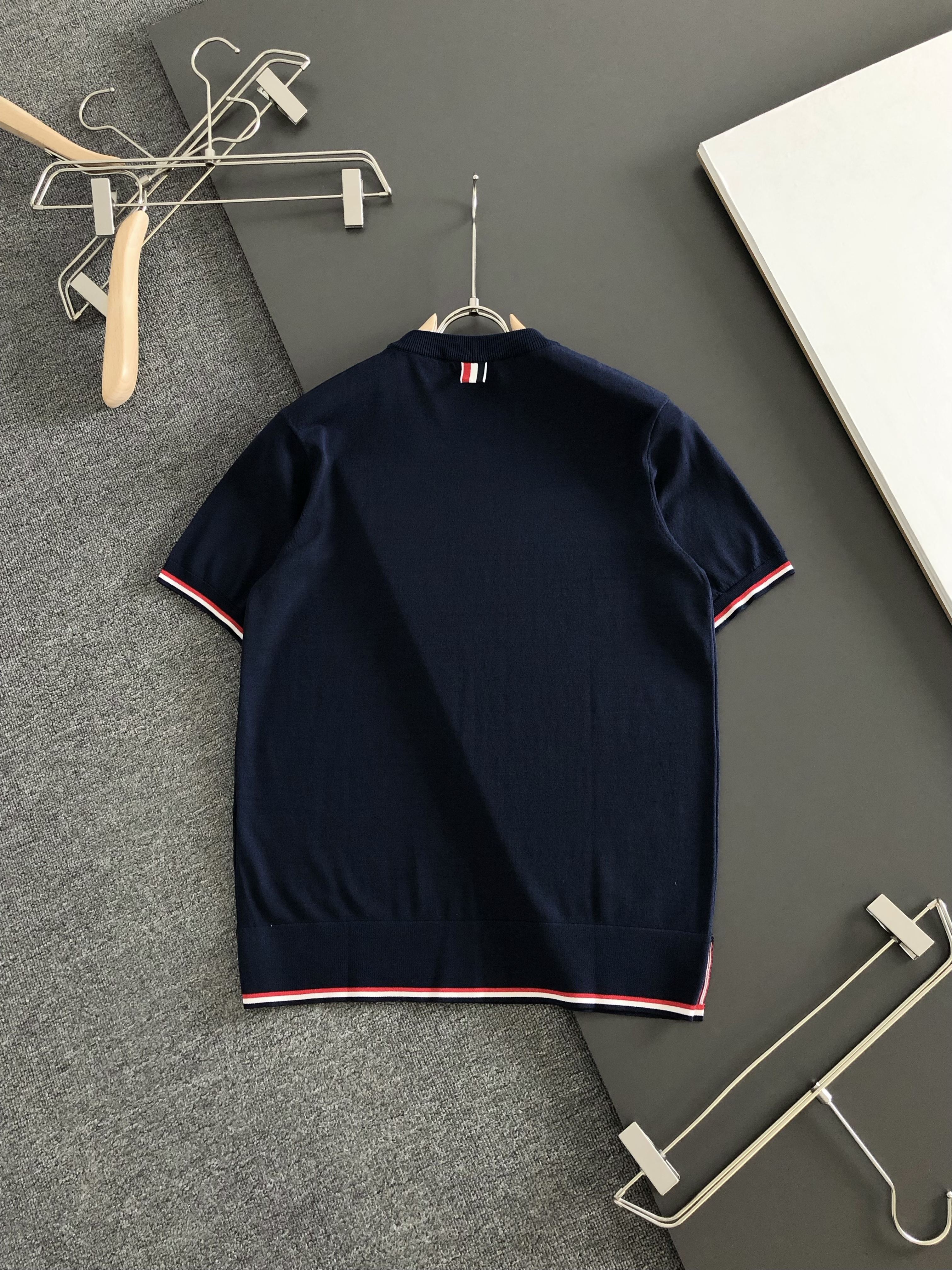 톰브라운 2026SS 남성 반팔 131797 Thom Browne T Shirt 썸네일 이미지