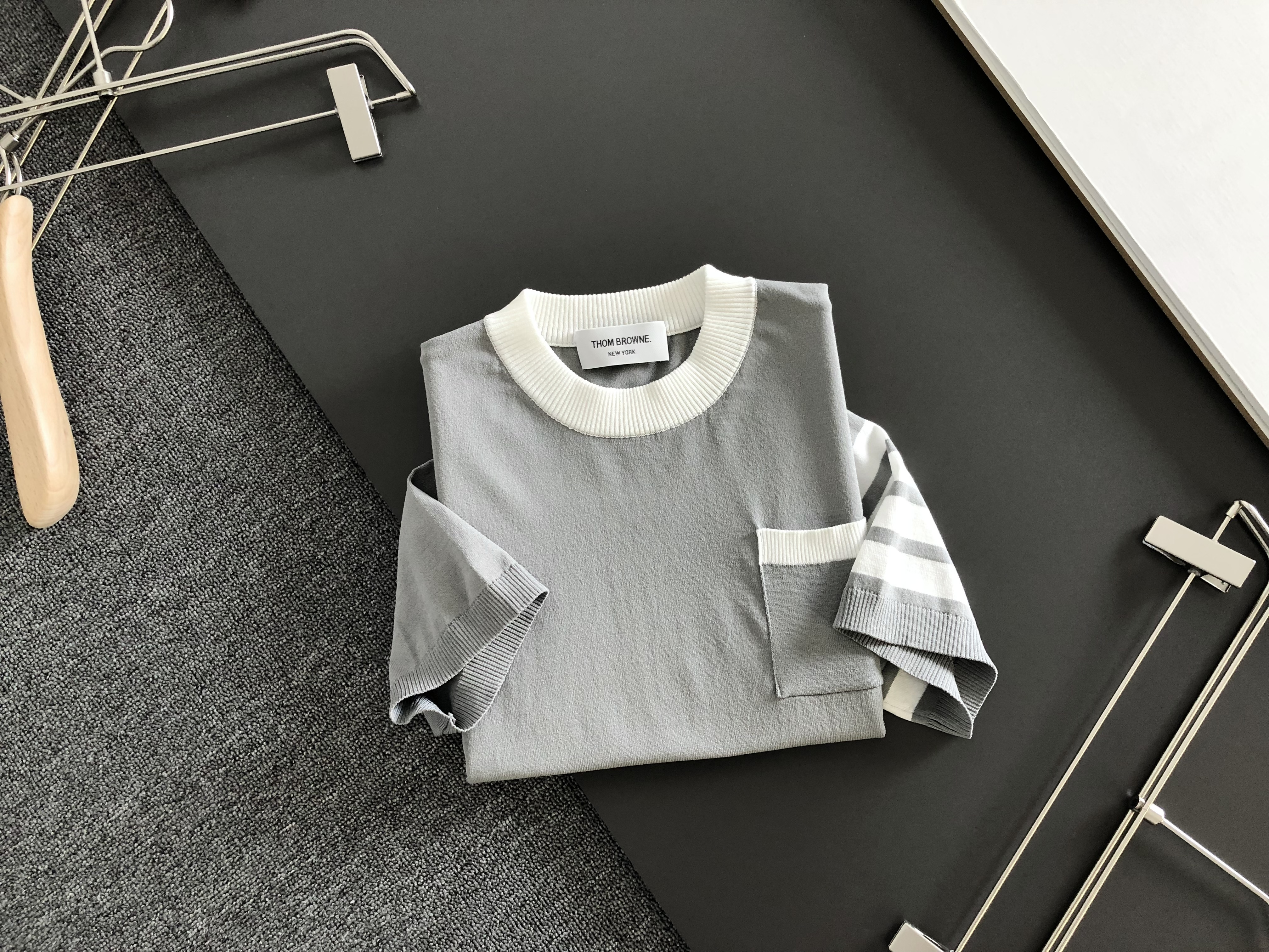 톰브라운 2026SS 남성 반팔 131795 Thom Browne T Shirt 썸네일 이미지