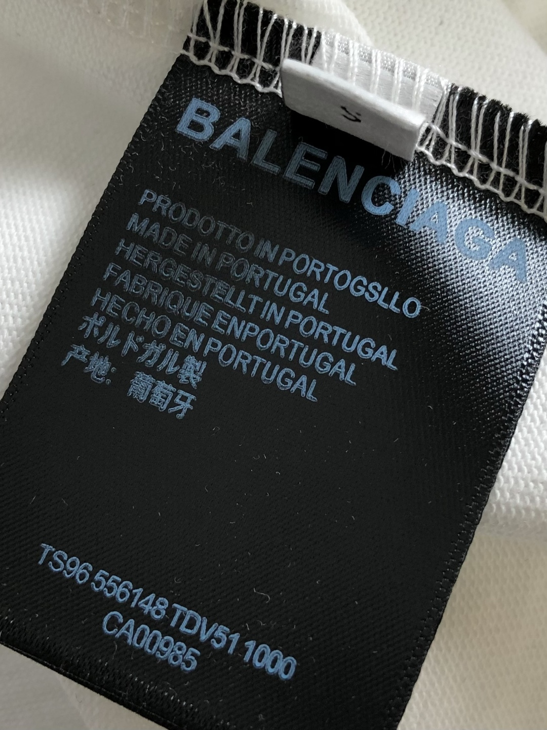 BAL 2026SS早春新款刺绣圆领T恤，定织定染纯棉300克重洗水面料，做工精细。男女同款宽松落肩版型