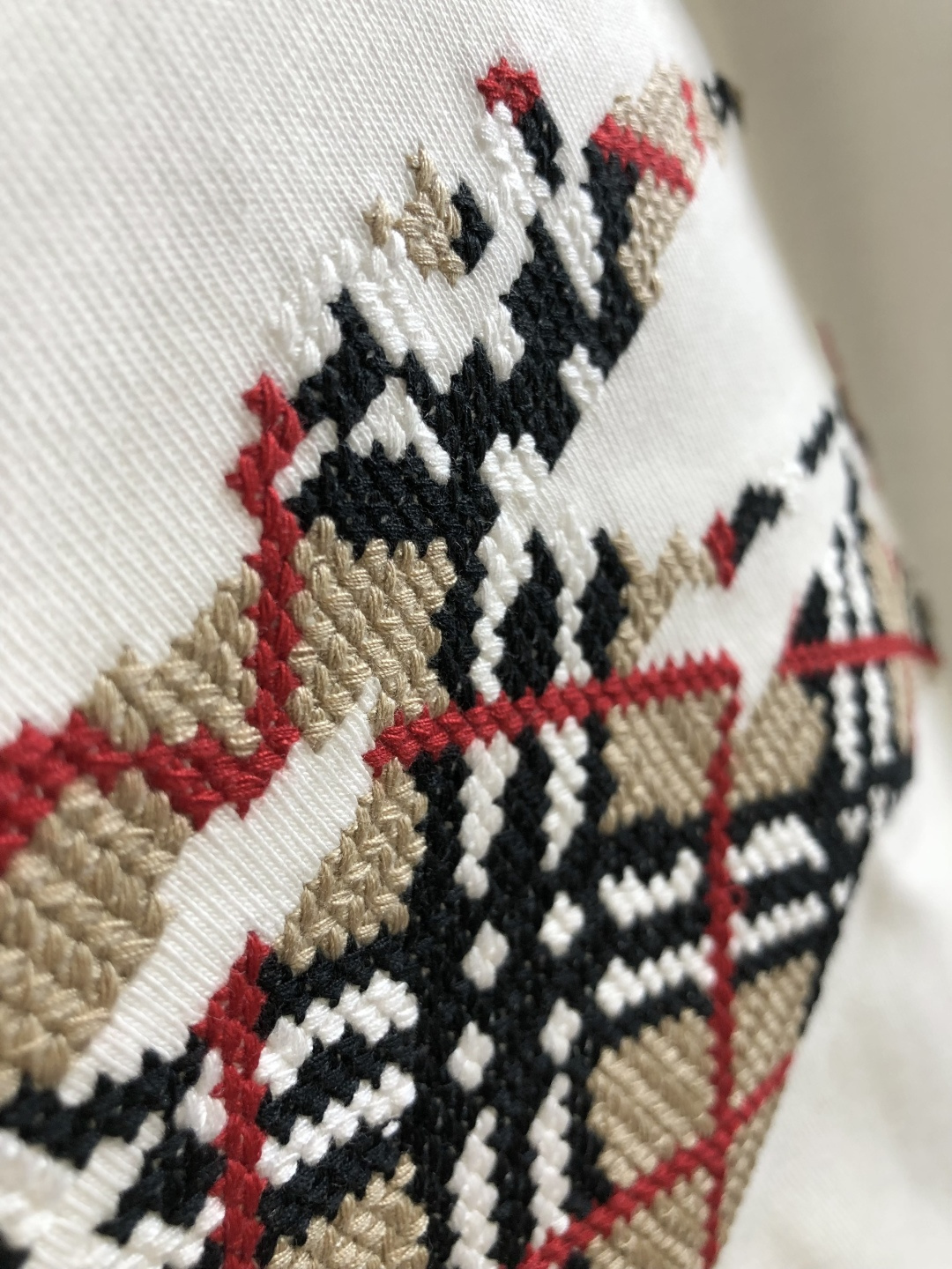 BBR 2026SS早春新款刺绣圆领T恤，定织定染纯棉300克重洗水面料，做工精细。男女同款宽松落肩版型
