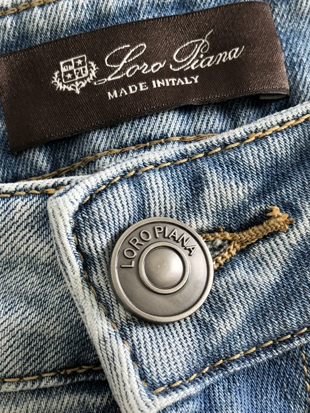 loro Piana 春夏薄款四面弹直筒牛仔裤｜奢感夏日甄选高支棉混纺弹力丹宁，经多道酵素水洗工艺，薄而