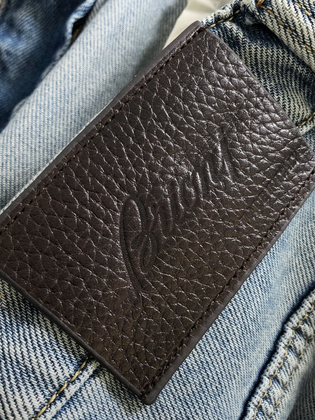 Brioni 春夏薄款四面弹直筒牛仔裤｜奢感夏日甄选高支棉混纺弹力丹宁，经多道酵素水洗工艺，薄而不透、软
