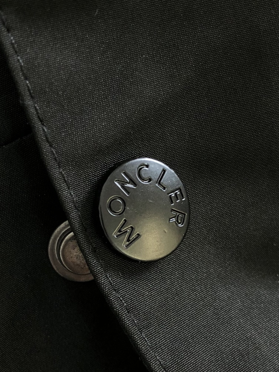 MON 2026早春新款上市 原单狠货 意大利进口面料时尚夹克风衣外套。欧洲专柜同步，上身更随意大方，专