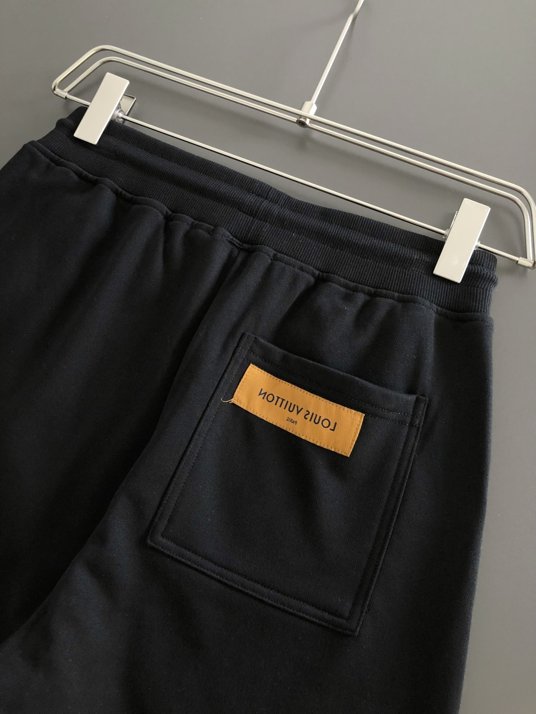 루이비통 2026SS 남성 반바지 131803 Louis Vuitton Shorts 썸네일 이미지