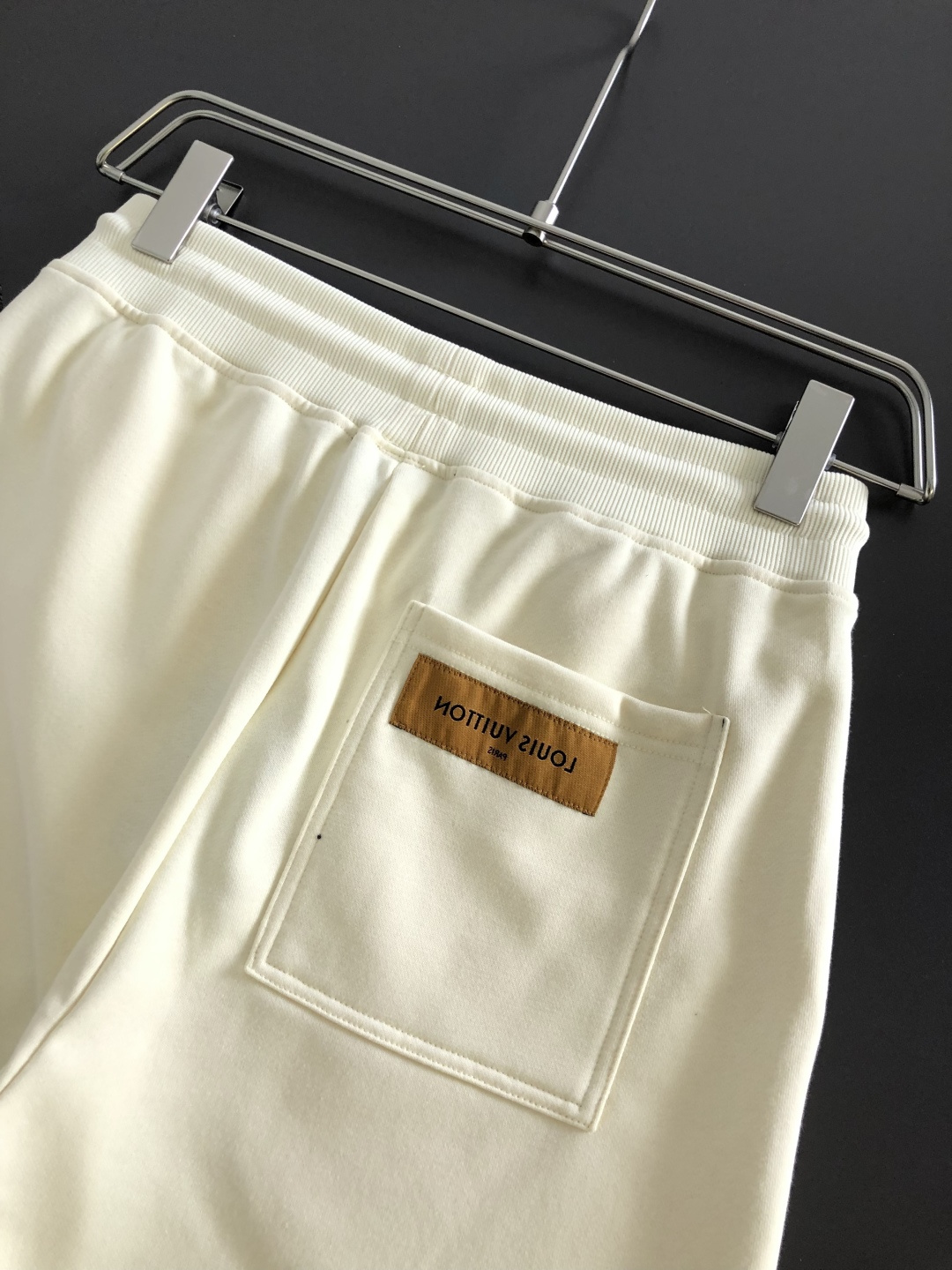 루이비통 2026SS 남성 반바지 131802 Louis Vuitton Shorts 썸네일 이미지