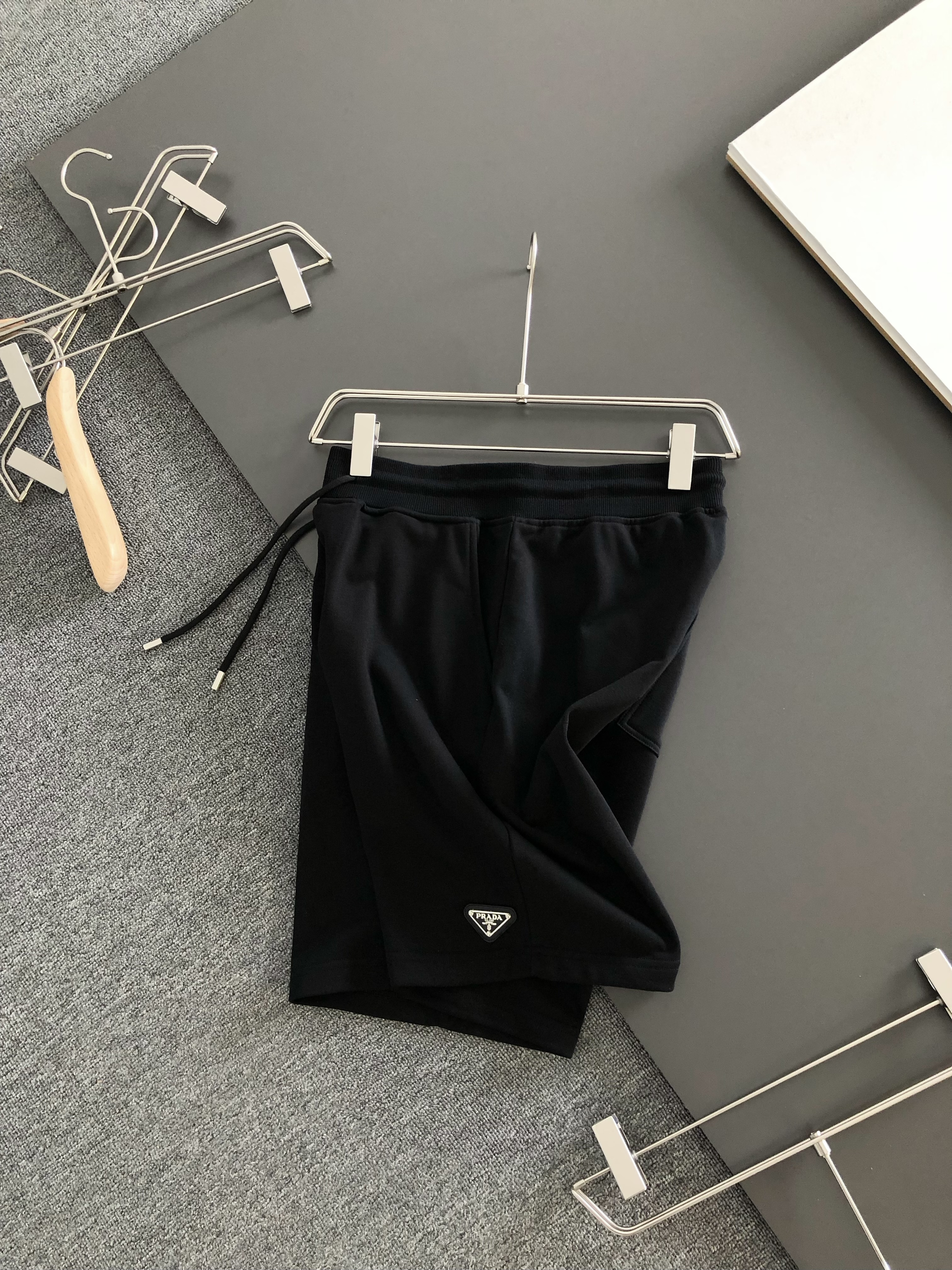 프라다 2026SS 남성 반바지 131806 Prada Shorts 썸네일 이미지