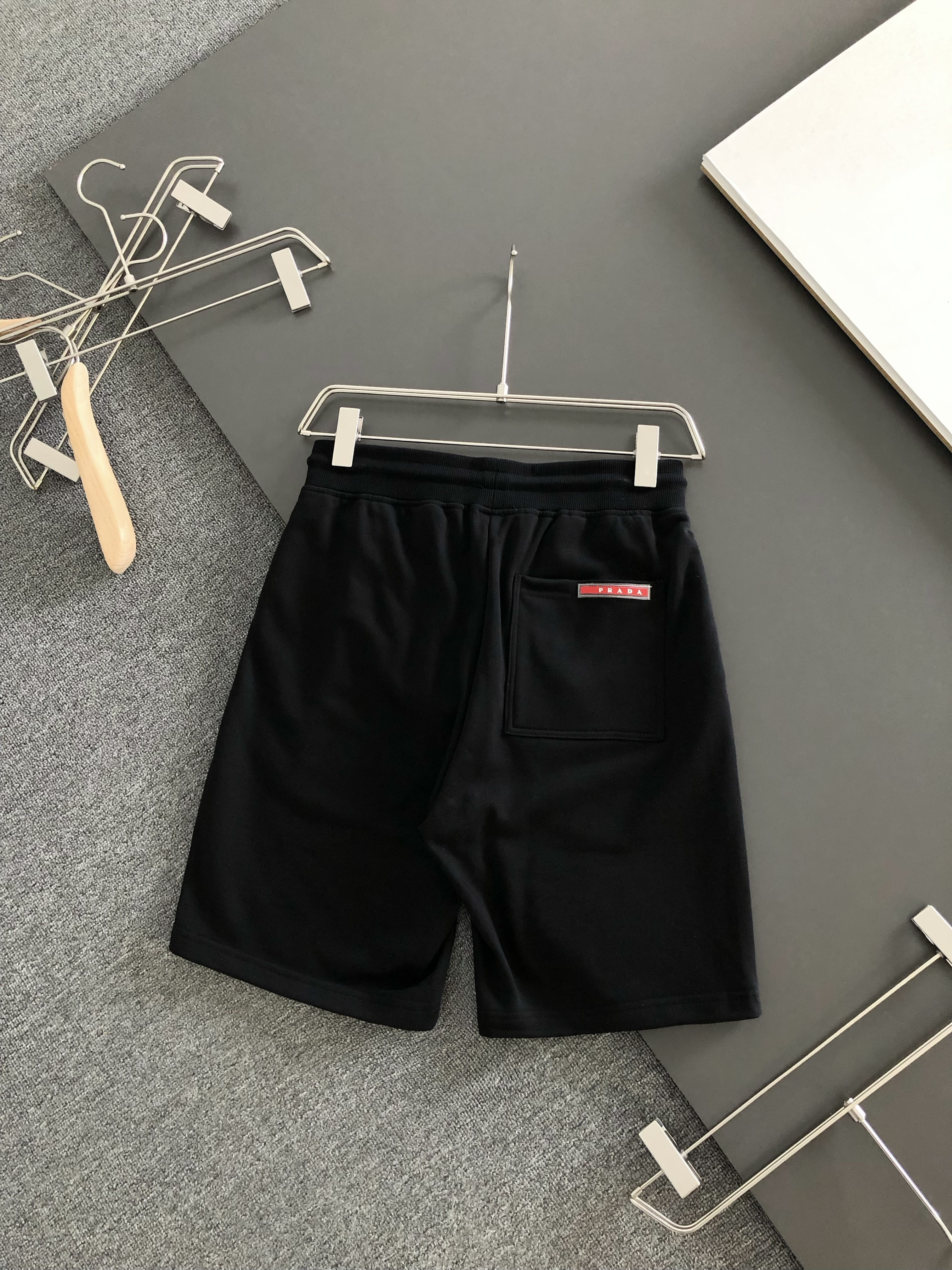 프라다 2026SS 남성 반바지 131806 Prada Shorts 썸네일 이미지