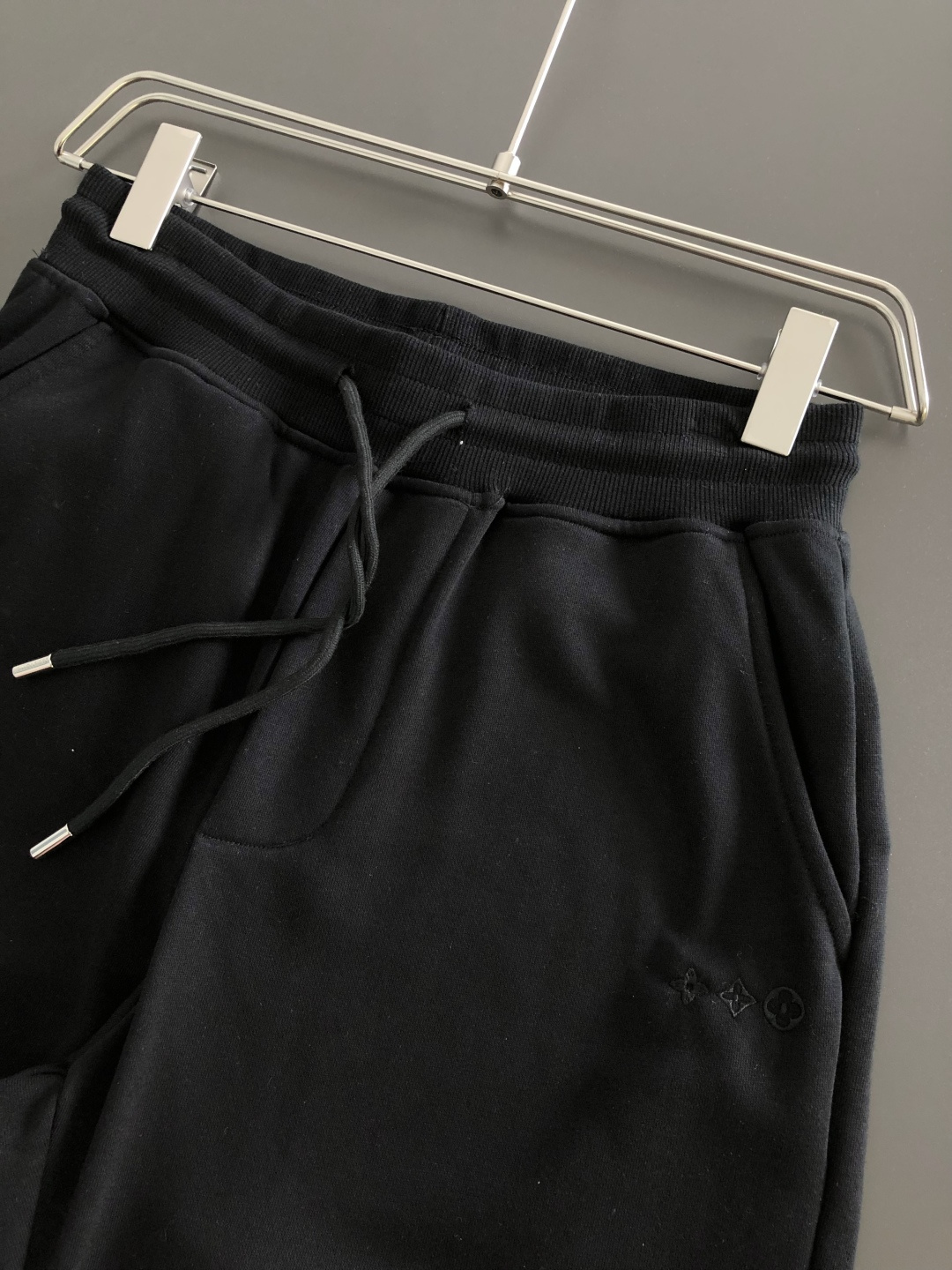 루이비통 2026SS 남성 반바지 131805 Louis Vuitton Shorts 썸네일 이미지
