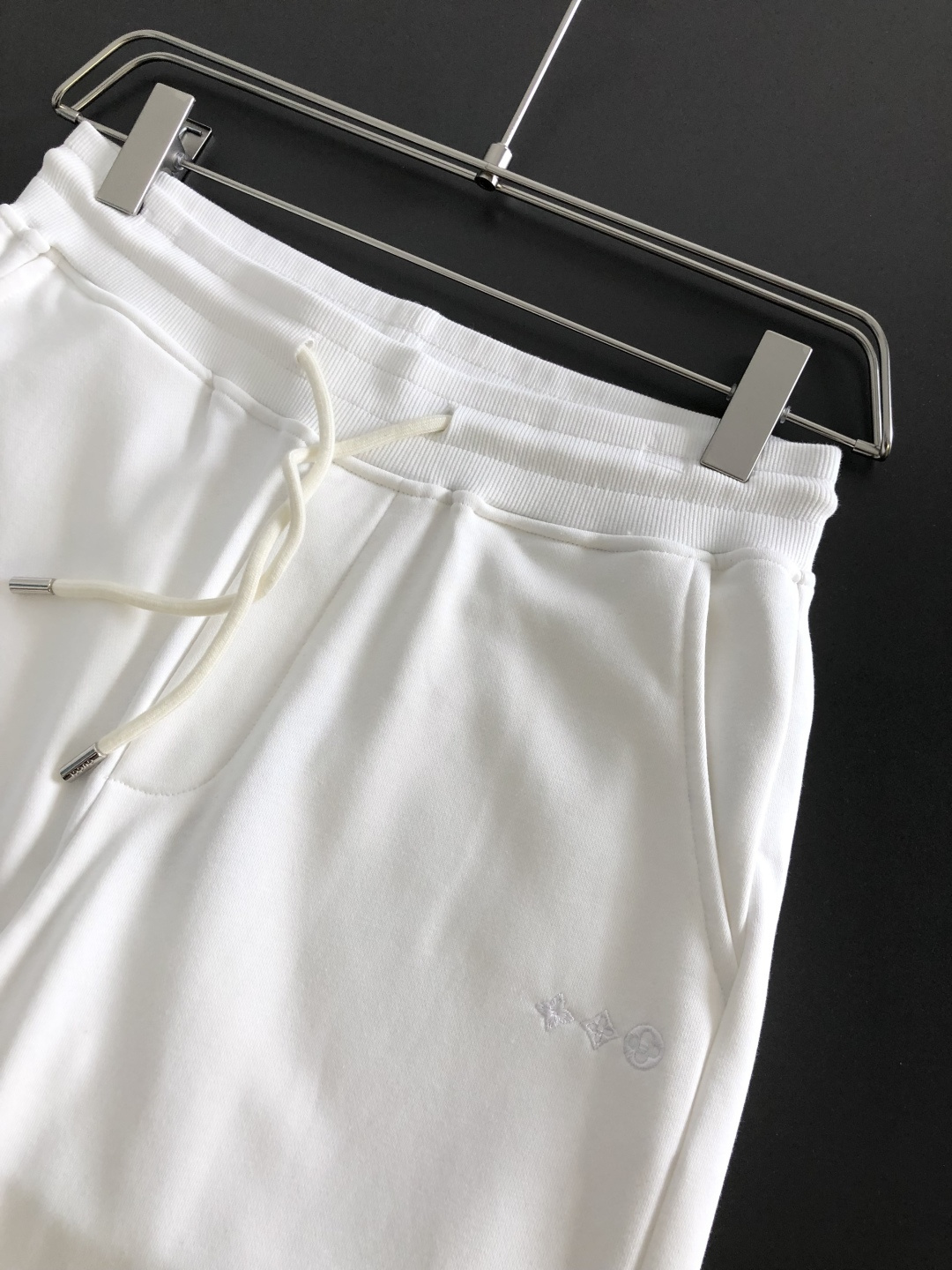 루이비통 2026SS 남성 반바지 131804 Louis Vuitton Shorts 썸네일 이미지