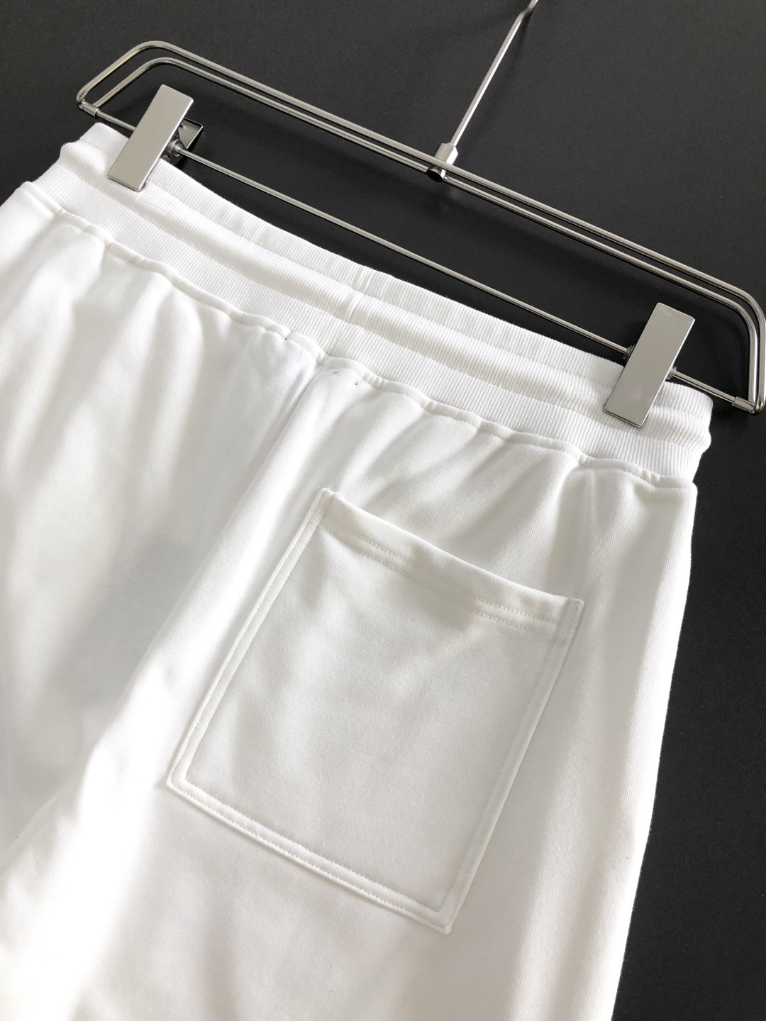 루이비통 2026SS 남성 반바지 131804 Louis Vuitton Shorts 썸네일 이미지