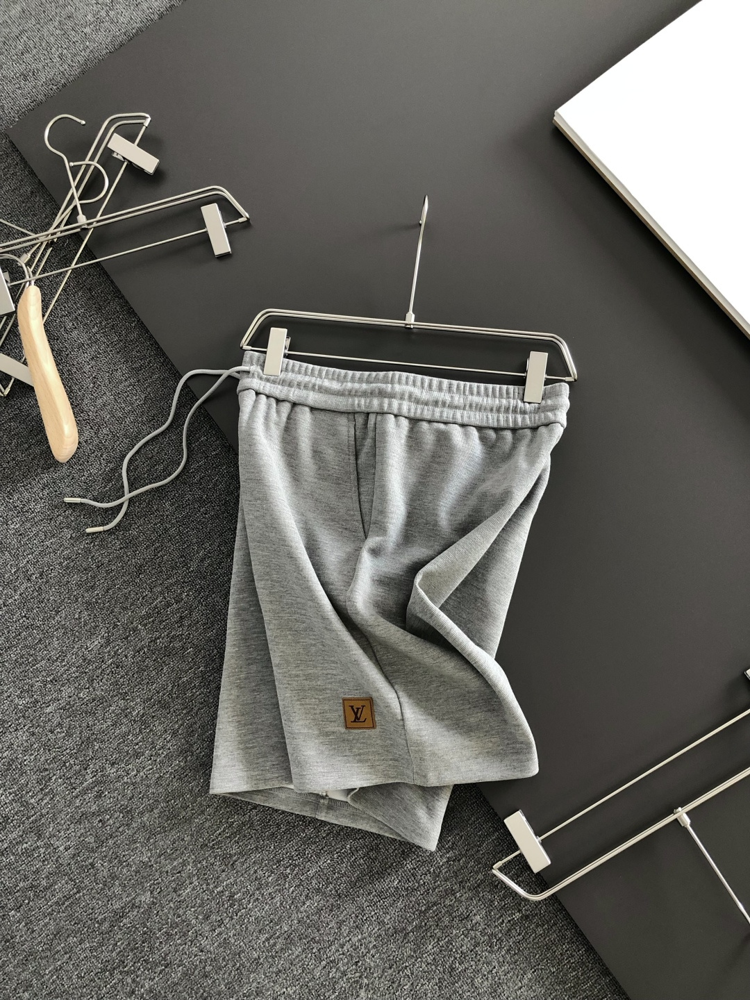 루이비통 2026SS 남성 반바지 131810 Louis Vuitton Shorts 썸네일 이미지