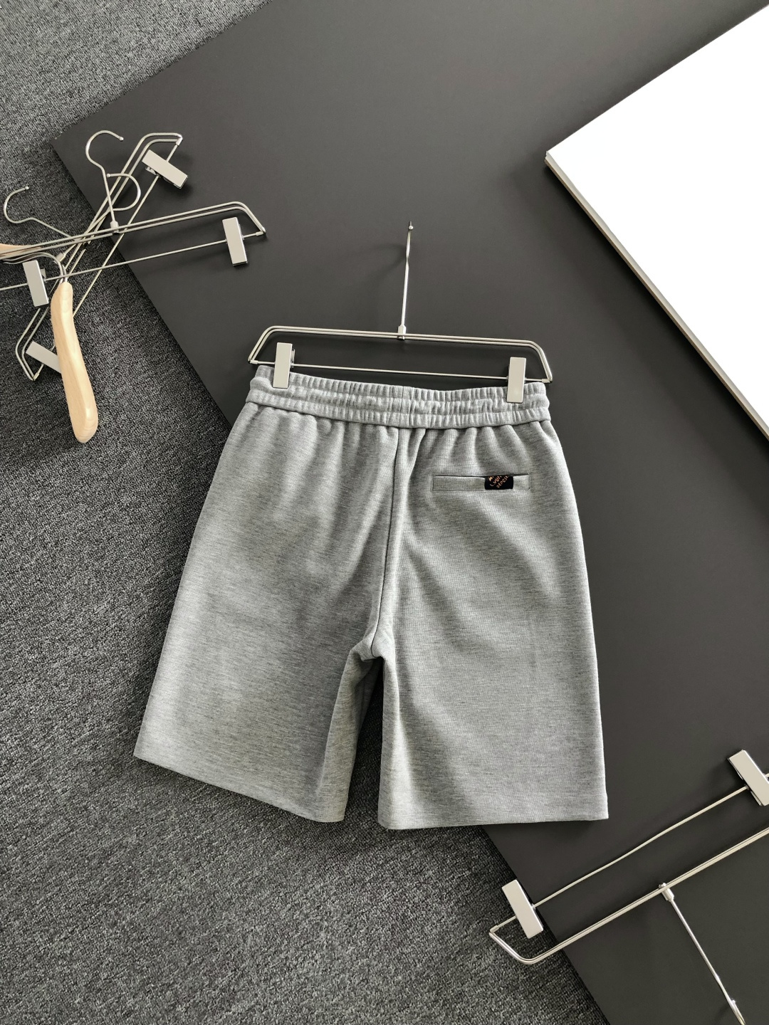 루이비통 2026SS 남성 반바지 131810 Louis Vuitton Shorts 썸네일 이미지