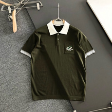 CD 2026ss夏季新品男士老钱风针织短袖Polo衫!独家首发 采用纤维超细与高弹的伊力特纱线织造而成,质感与纹理都是 CD 2026ss夏季新品男士老钱风针织短袖Polo衫!独家首发 采用纤维超细与高弹的伊力特纱线织造而成,质感与纹理都是