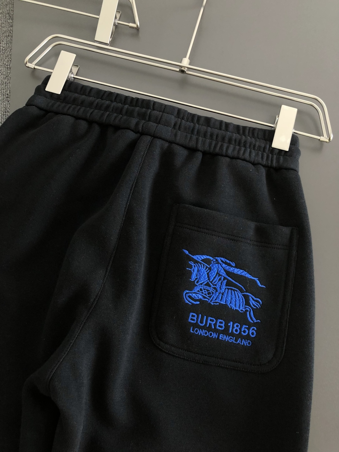BBR 2026春季新品休闲裤，经典款百看不厌，裤身工艺设计，进口客供辅料、定制铜氨丝面料，每个细节做到极致，原版五金配