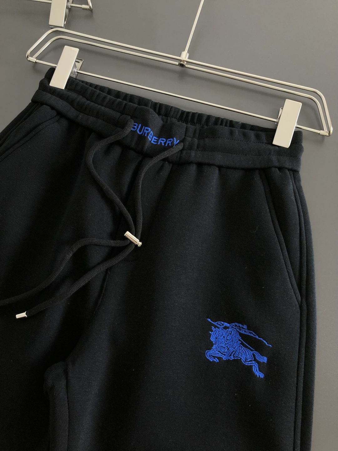 BBR 2026春季新品休闲裤，经典款百看不厌，裤身工艺设计，进口客供辅料、定制铜氨丝面料，每个细节做到极致，原版五金配