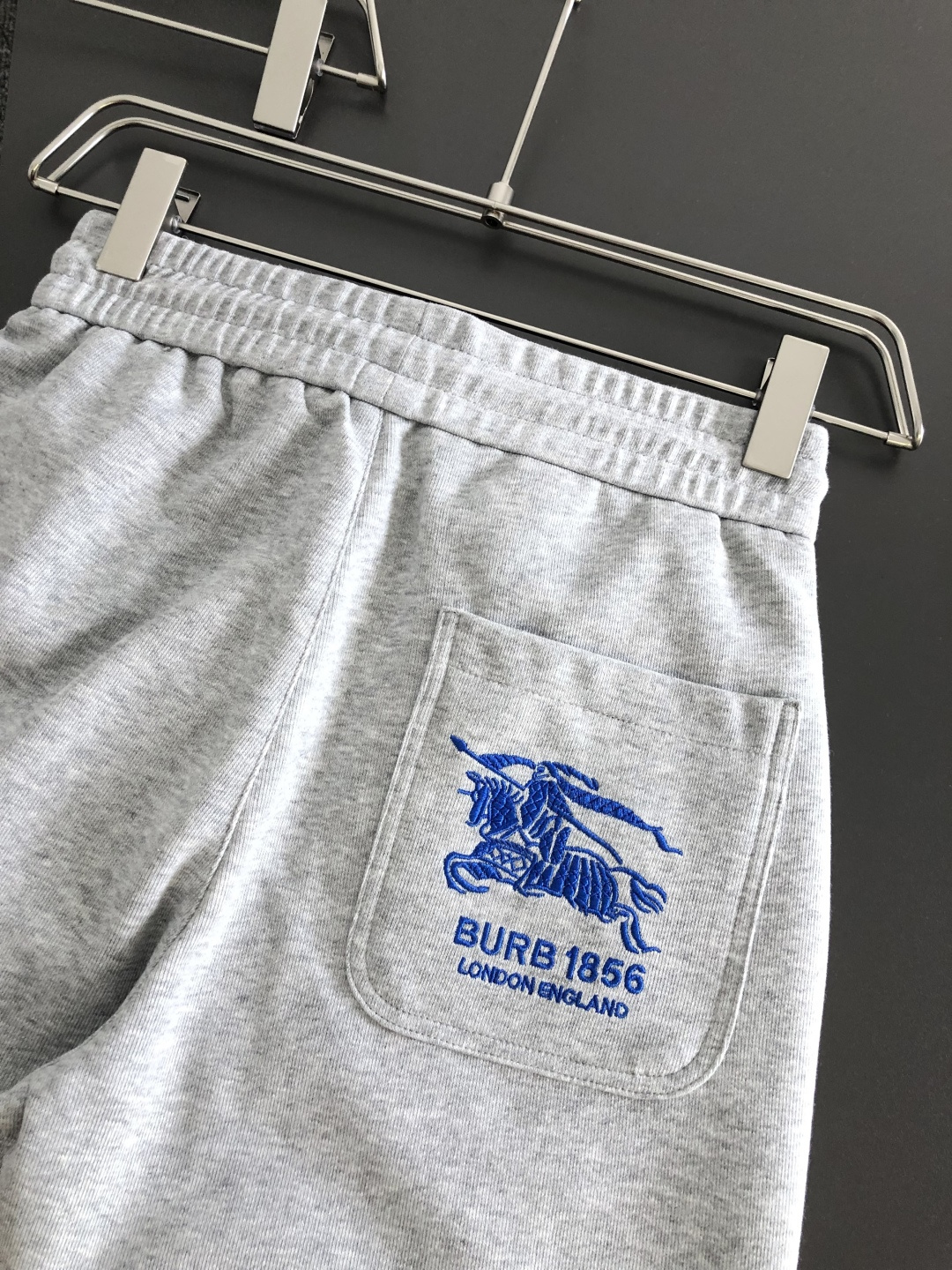 BBR 2026春季新品休闲裤，经典款百看不厌，裤身工艺设计，进口客供辅料、定制铜氨丝面料，每个细节做到极致，原版五金配