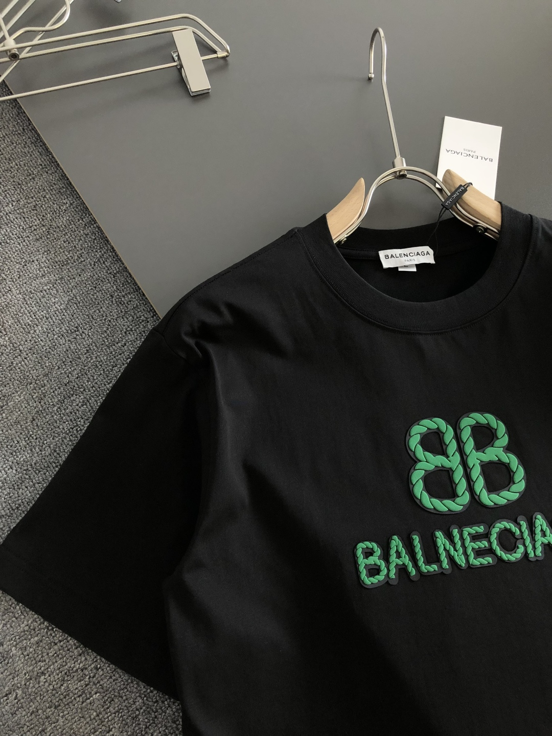 BAL SS春夏最新款圆领时尚短袖T恤，官网同步，双股280克重纯棉面料！贴肤舒适，耐看又好穿，经典简约logo设计，原