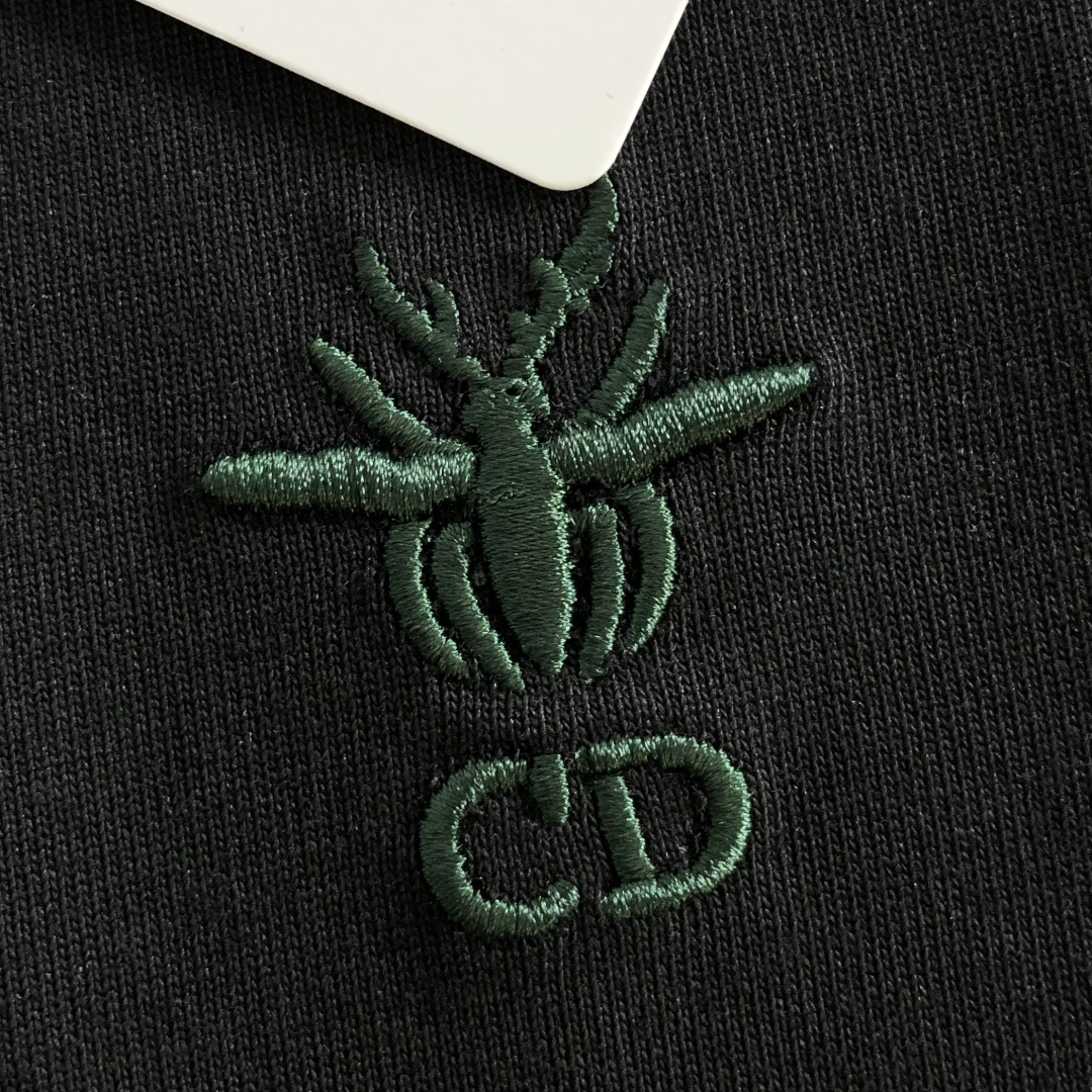 CD SS春夏最新款圆领时尚短袖T恤，官网同步，双股280克重纯棉面料！贴肤舒适，耐看又好穿，经典简约logo设计，原厂