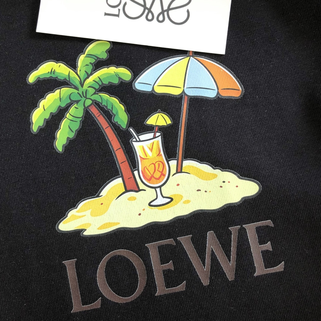 LOW  2026SS早春新款手绘圆领T恤，定织定染天丝纯棉克重洗水面料，做工精细。男女同款宽松落肩版型，时尚大气。尺码