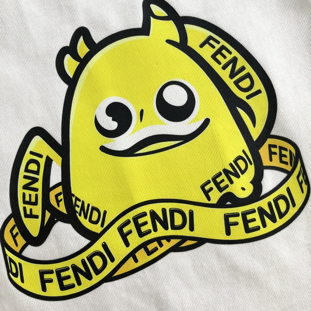 FD  2026SS早春新款手绘圆领T恤，定织定染天丝纯棉克重洗水面料，做工精细。男女同款宽松落肩版型，时尚大气。尺码：
