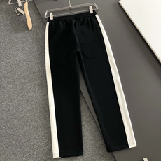 1V 26ss定制顶级面料 新品夹克外套 休闲裤,织带字母刺绣拼接秀场新品‼品相非常完美,舒适保暖,三标齐全色泽饱满诱 1V 26ss定制顶级面料 新品夹克外套 休闲裤,织带字母刺绣拼接秀场新品‼品相非常完美,舒适保暖,三标齐全色泽饱满诱