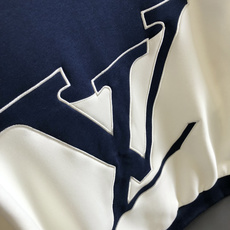 1V 26ss定制顶级面料 新品夹克外套 休闲裤,织带字母刺绣拼接秀场新品‼品相非常完美,舒适保暖,三标齐全色泽饱满诱 1V 26ss定制顶级面料 新品夹克外套 休闲裤,织带字母刺绣拼接秀场新品‼品相非常完美,舒适保暖,三标齐全色泽饱满诱