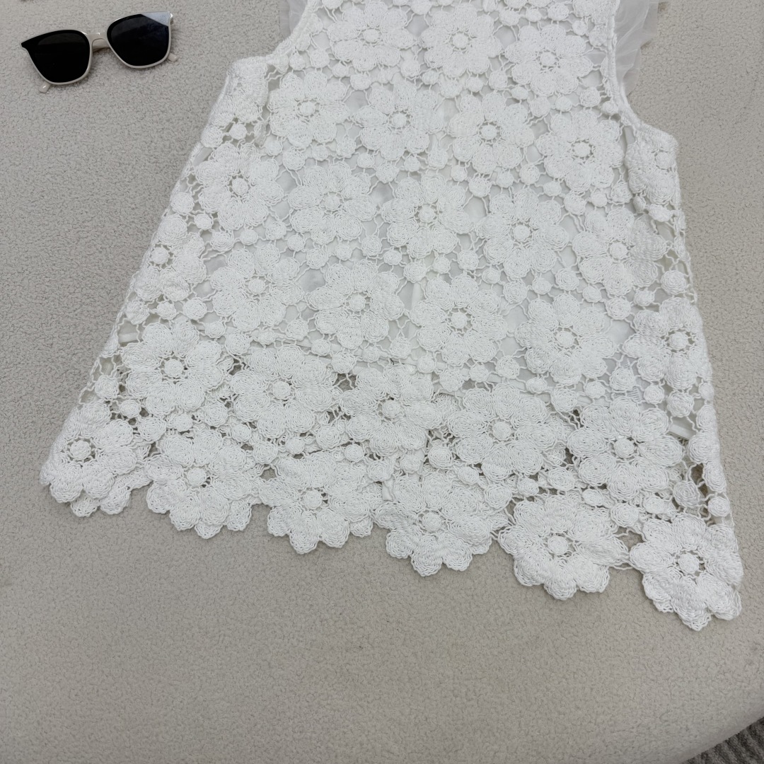 Elegant Lace Top with Mesh Flutter Sleeves - Chic & Sophisticated Design 6 cmp i1750951575797 6406 0 4