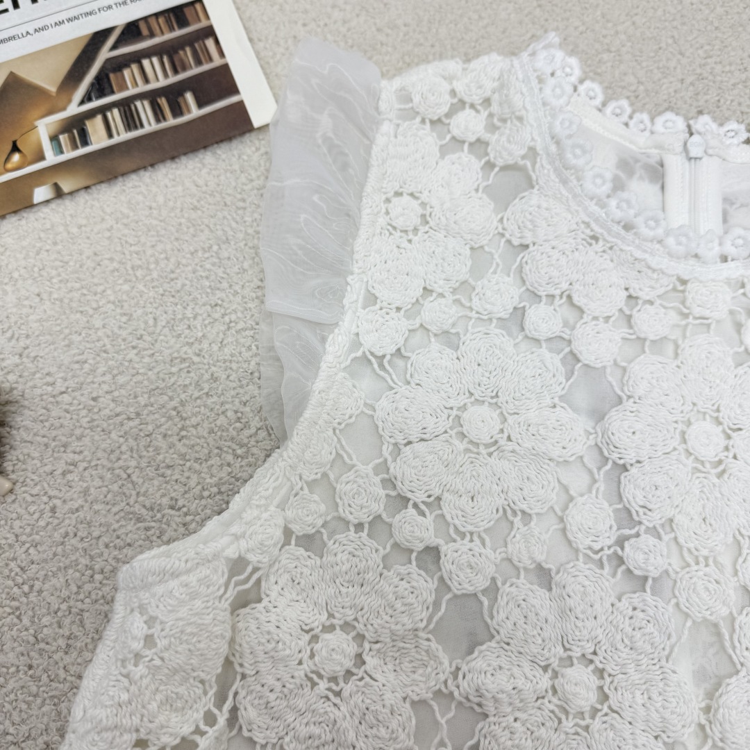 Elegant Lace Top with Mesh Flutter Sleeves - Chic & Sophisticated Design 5 cmp i1750951584414 1781 0 3