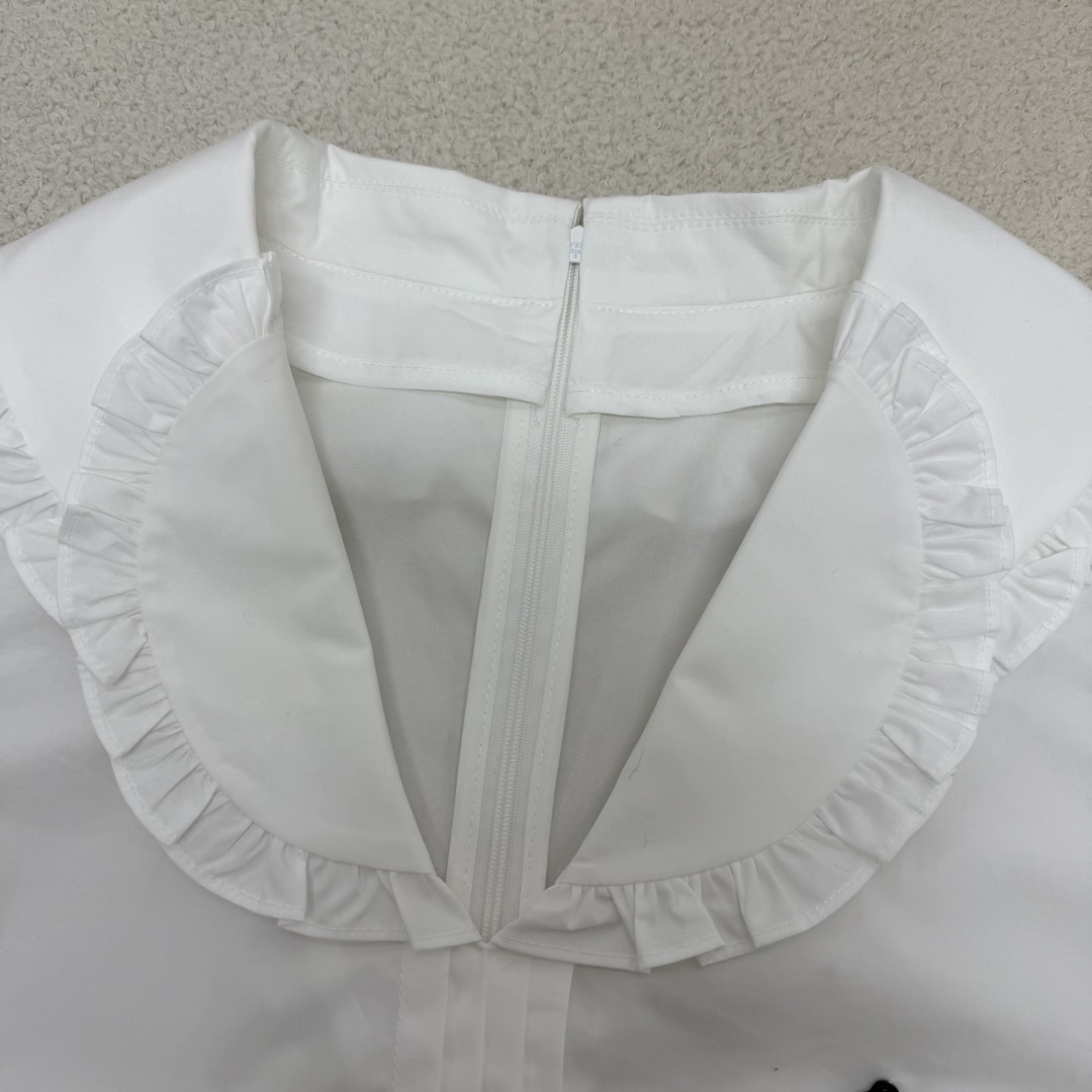 Early Autumn Embroidered Vest Top with Metal Buckle & Ruffle Collar Design 4 cmp i1754148429039 6301 0 2