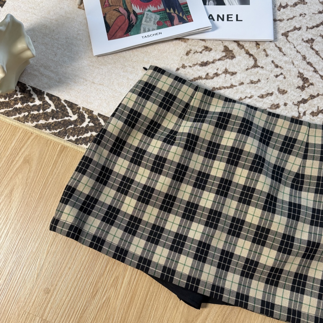 Vintage Plaid Skirt - High Waist A-Line, Chic & Flattering, Perfect for Fall 5 cmp i1757693726562 4405 0 3