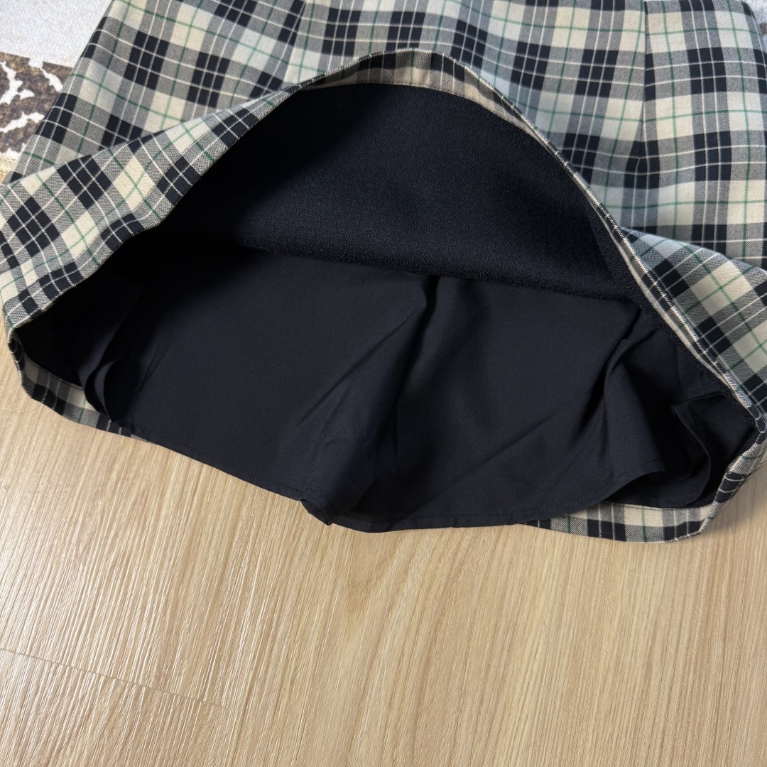 Vintage Plaid Skirt - High Waist A-Line, Chic & Flattering, Perfect for Fall 7 cmp i1757693733627 8196 0 5