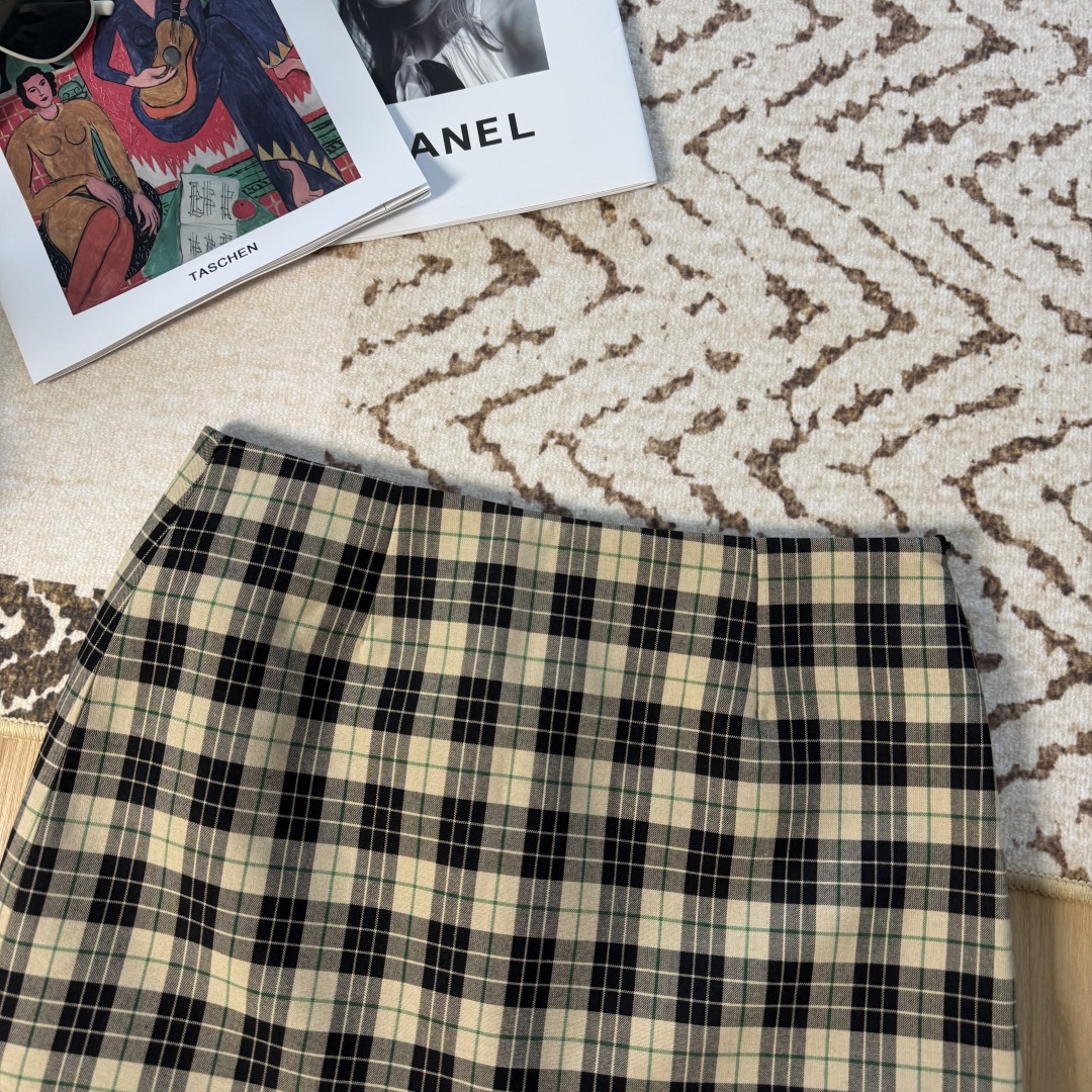 Vintage Plaid Skirt - High Waist A-Line, Chic & Flattering, Perfect for Fall 10 cmp i1757693733638 954 0 8