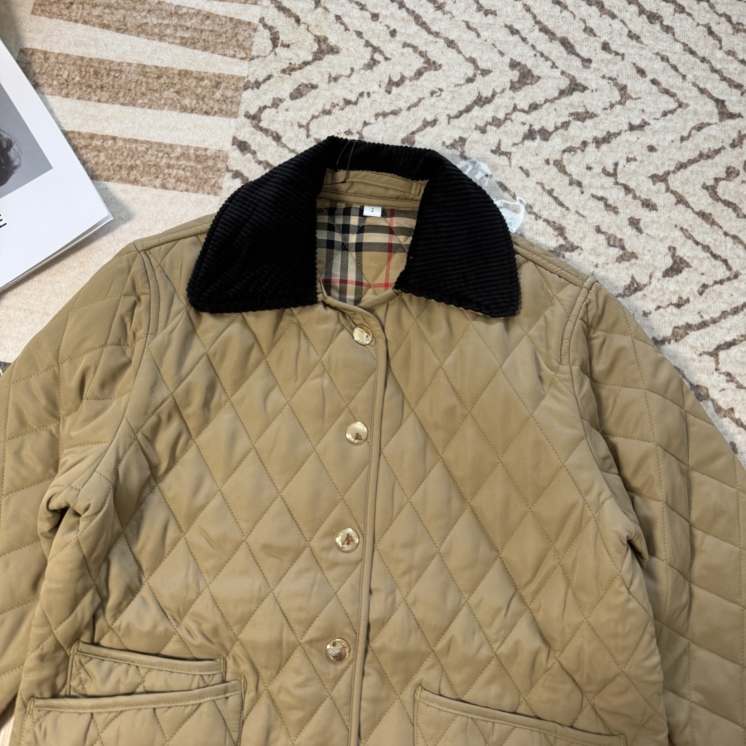 Classic Diamond Quilted Cotton Jacket - Reversible, Corduroy Collar, Logo Detail 9 cmp i1759595239938 8320 0 6
