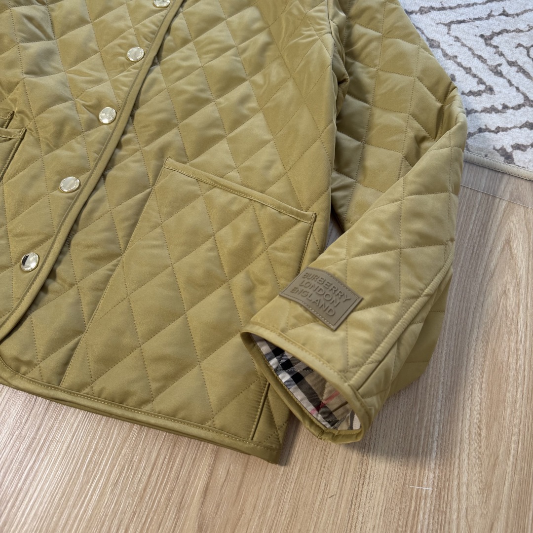 Classic Diamond Quilted Cotton Jacket - Reversible, Corduroy Collar, Logo Detail 7 cmp i1759595239960 6839 0 4