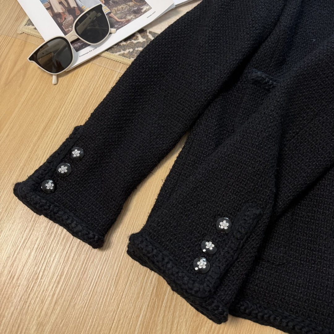 Elegant Chanel-Style Tweed Jacket: Classic Wool Blend with Four-Pocket Design 6 cmp i1759595494634 5343 0 4