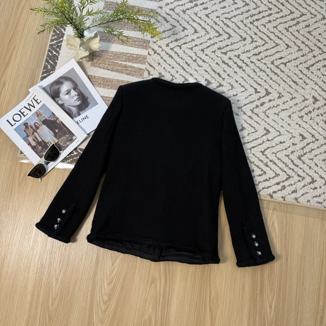 Elegant Chanel-Style Tweed Jacket: Classic Wool Blend with Four-Pocket Design 8 cmp i1759595498585 4316 0 6