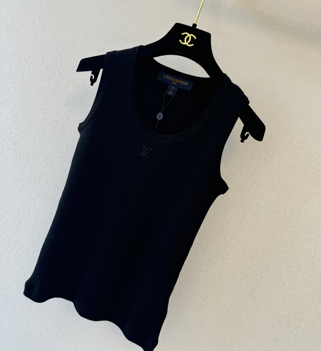 LV新品🆕🆕背心💗💗实拍图🆕🆕两色3码