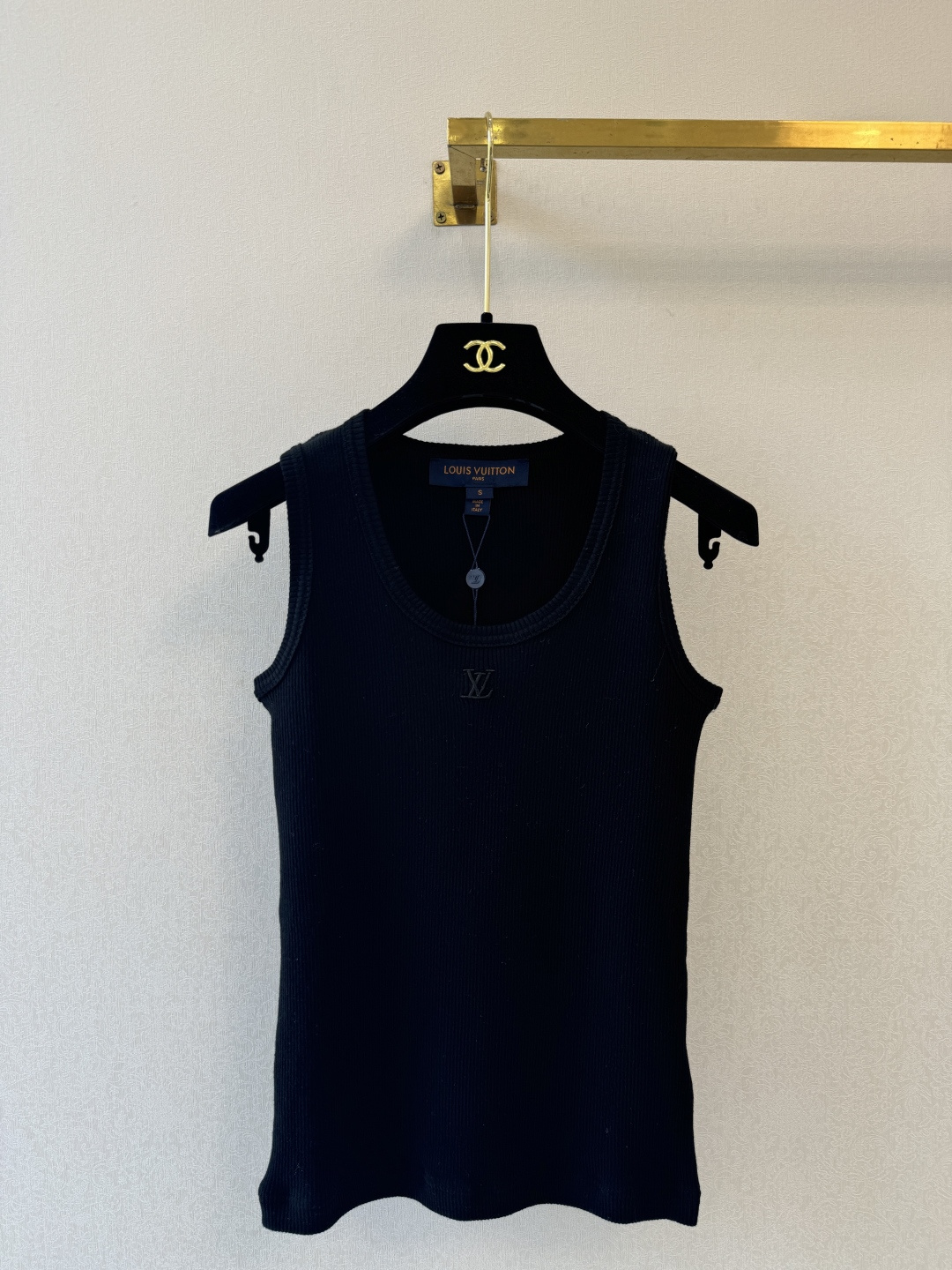 LV新品🆕🆕背心💗💗实拍图🆕🆕两色3码