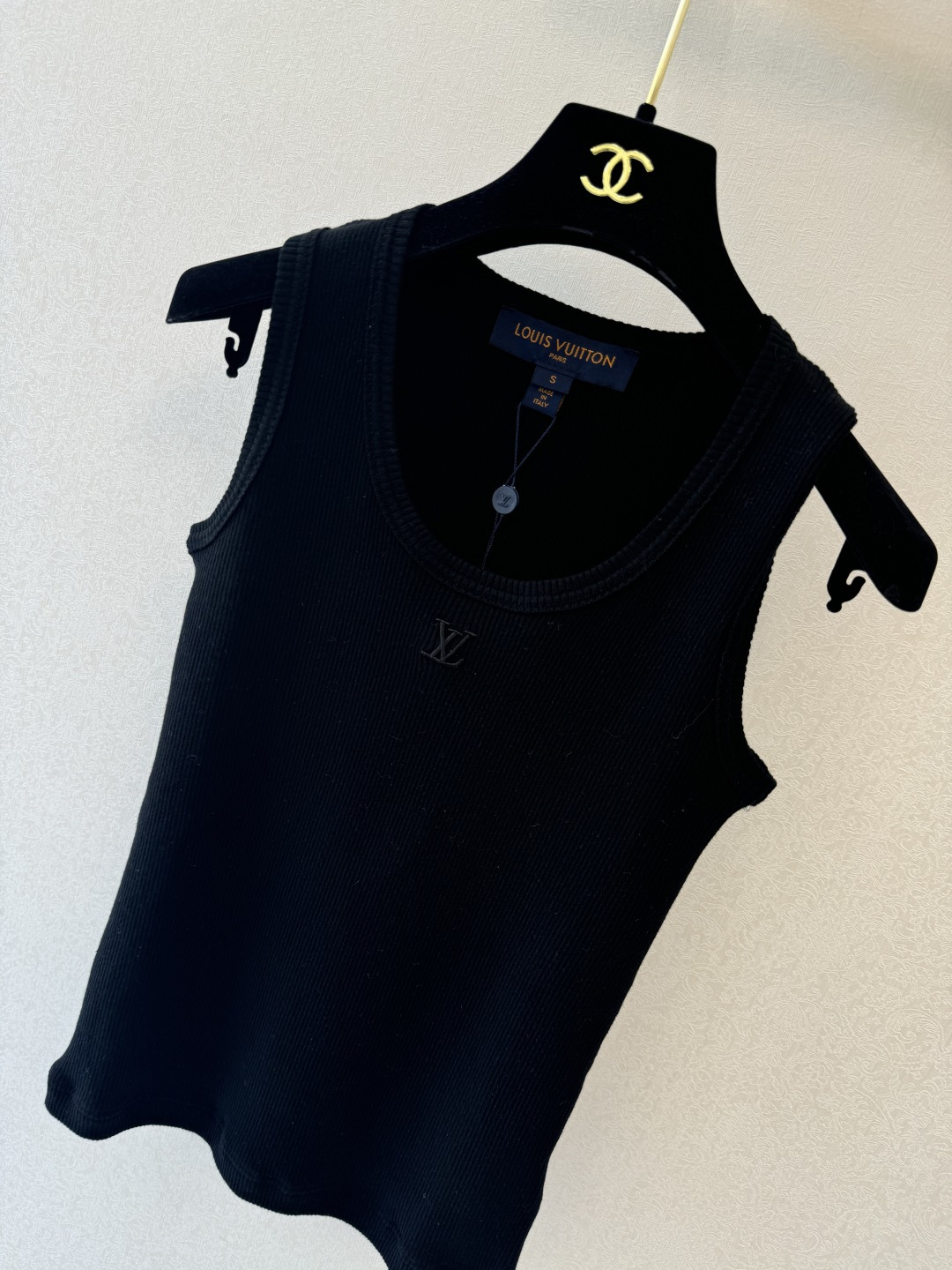 LV新品🆕🆕背心💗💗实拍图🆕🆕两色3码