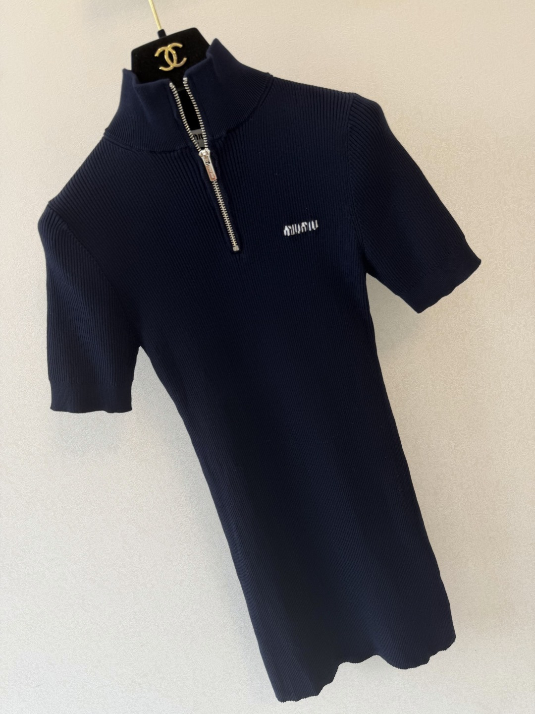 缪缪新品🆕🆕系列 半拉链短袖连衣裙💗实拍图🆕🆕