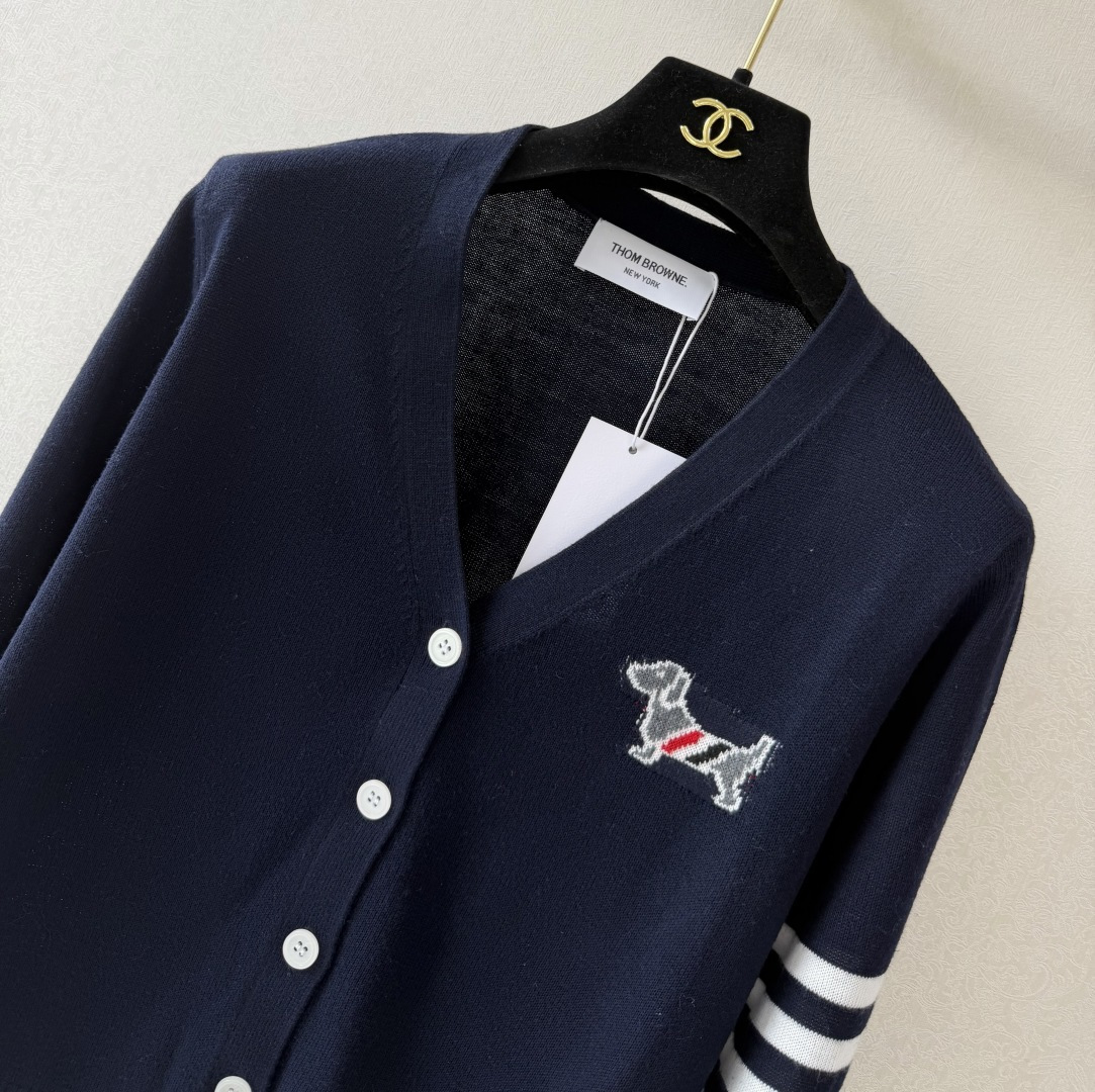 TB新品🆕🆕 V领长袖开衫💗💗实拍图🆕🆕三色3码