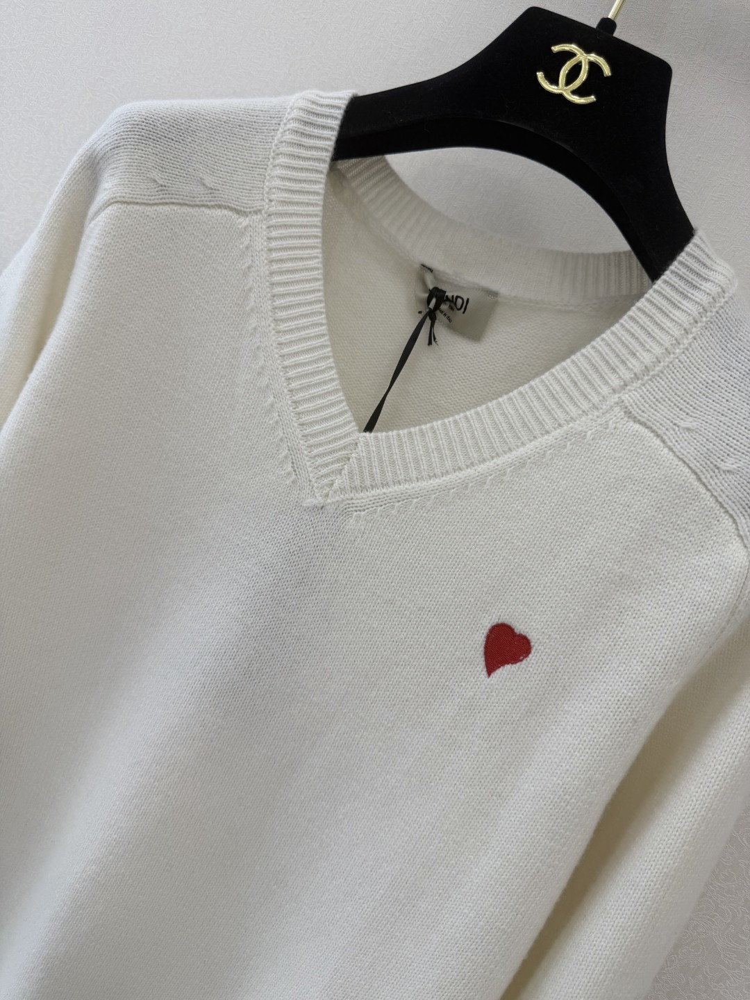 FD新品🆕🆕 V领长袖💗💗实拍图🆕🆕