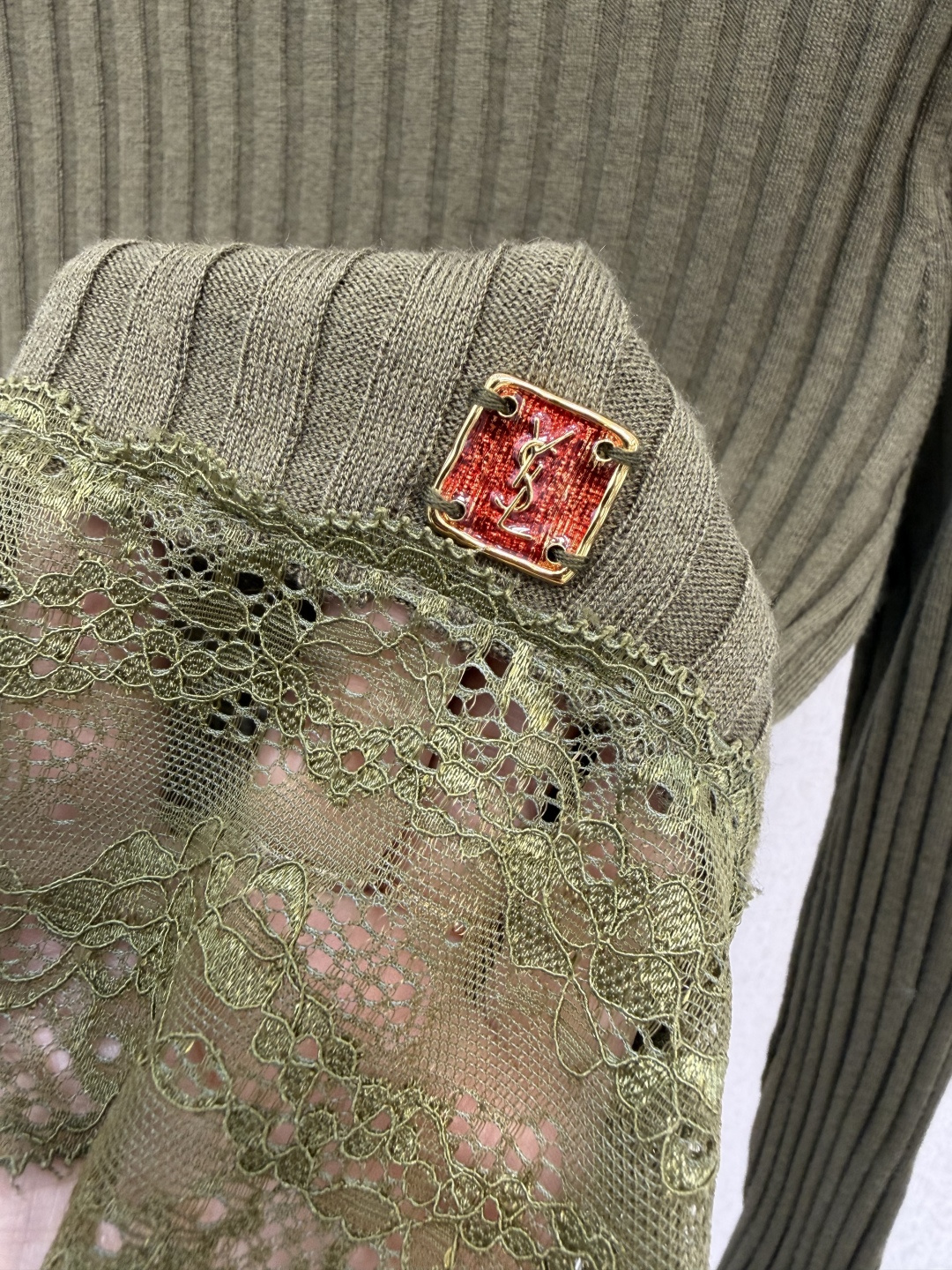 圣罗兰新品🆕🆕 圆领长袖💗💗实拍图🆕🆕两色3码