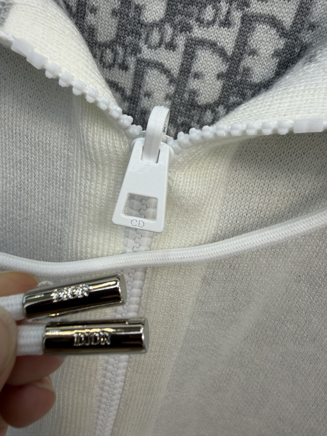 迪奥经典爆款🆕🆕 连帽拉链开衫💗💗实拍图🆕🆕两色3码
