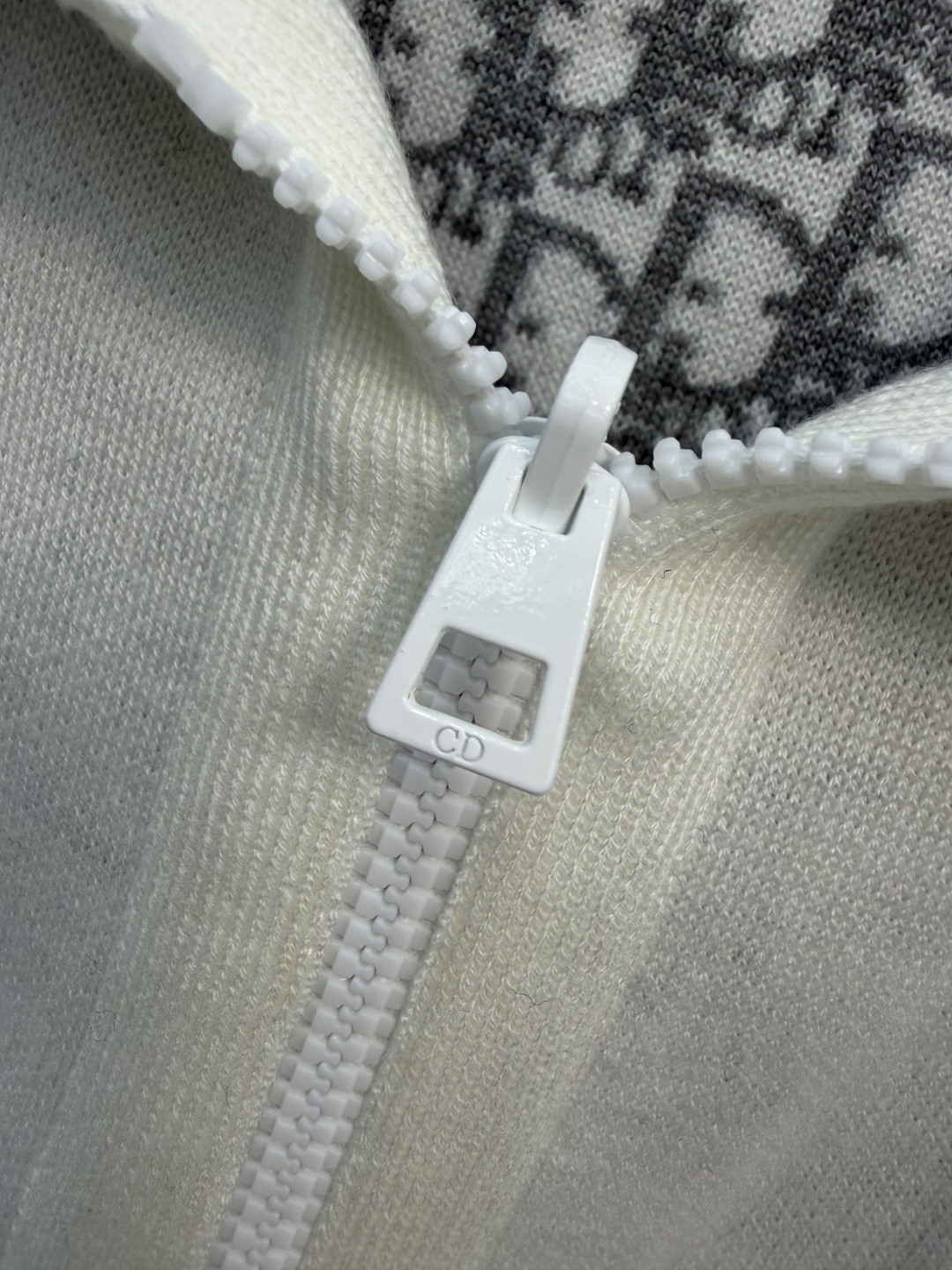 迪奥经典爆款🆕🆕 连帽拉链开衫💗💗实拍图🆕🆕两色3码