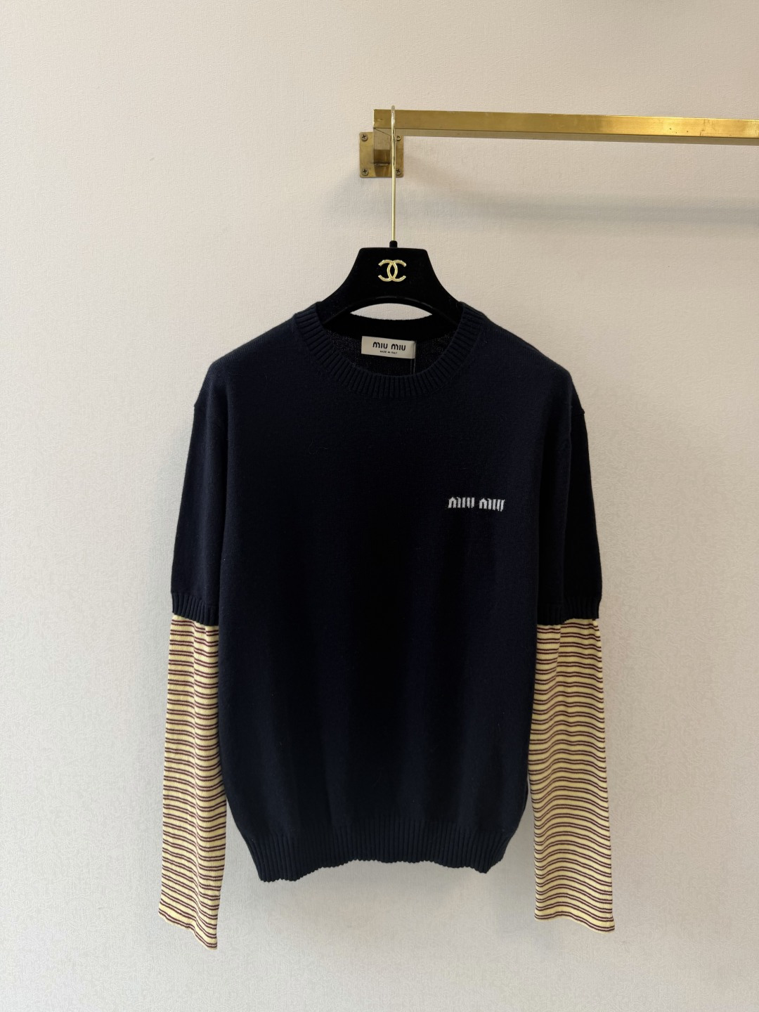 缪缪新品🆕🆕 圆领长袖💗💗实拍图🆕🆕两色3码