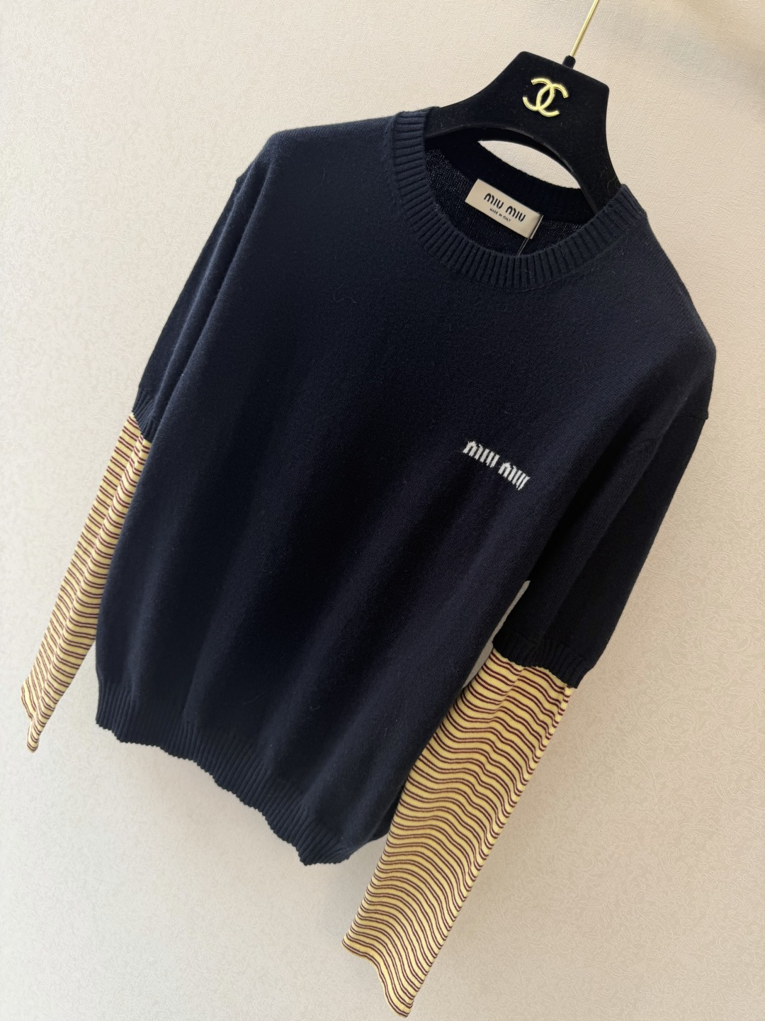 缪缪新品🆕🆕 圆领长袖💗💗实拍图🆕🆕两色3码