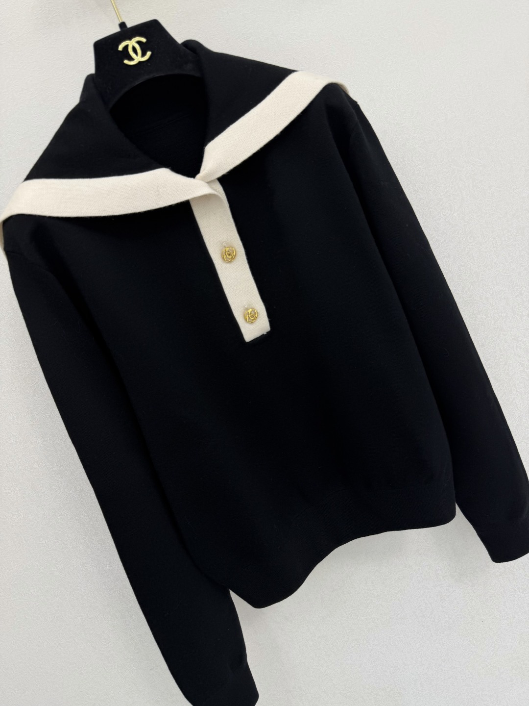 ￼ ￼ 小香高版本新品🆕🆕 海军领半开衫💗💗实拍图🆕🆕两色3码