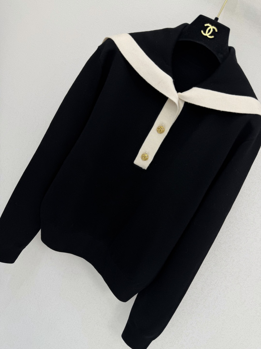 ￼ ￼ 小香高版本新品🆕🆕 海军领半开衫💗💗实拍图🆕🆕两色3码