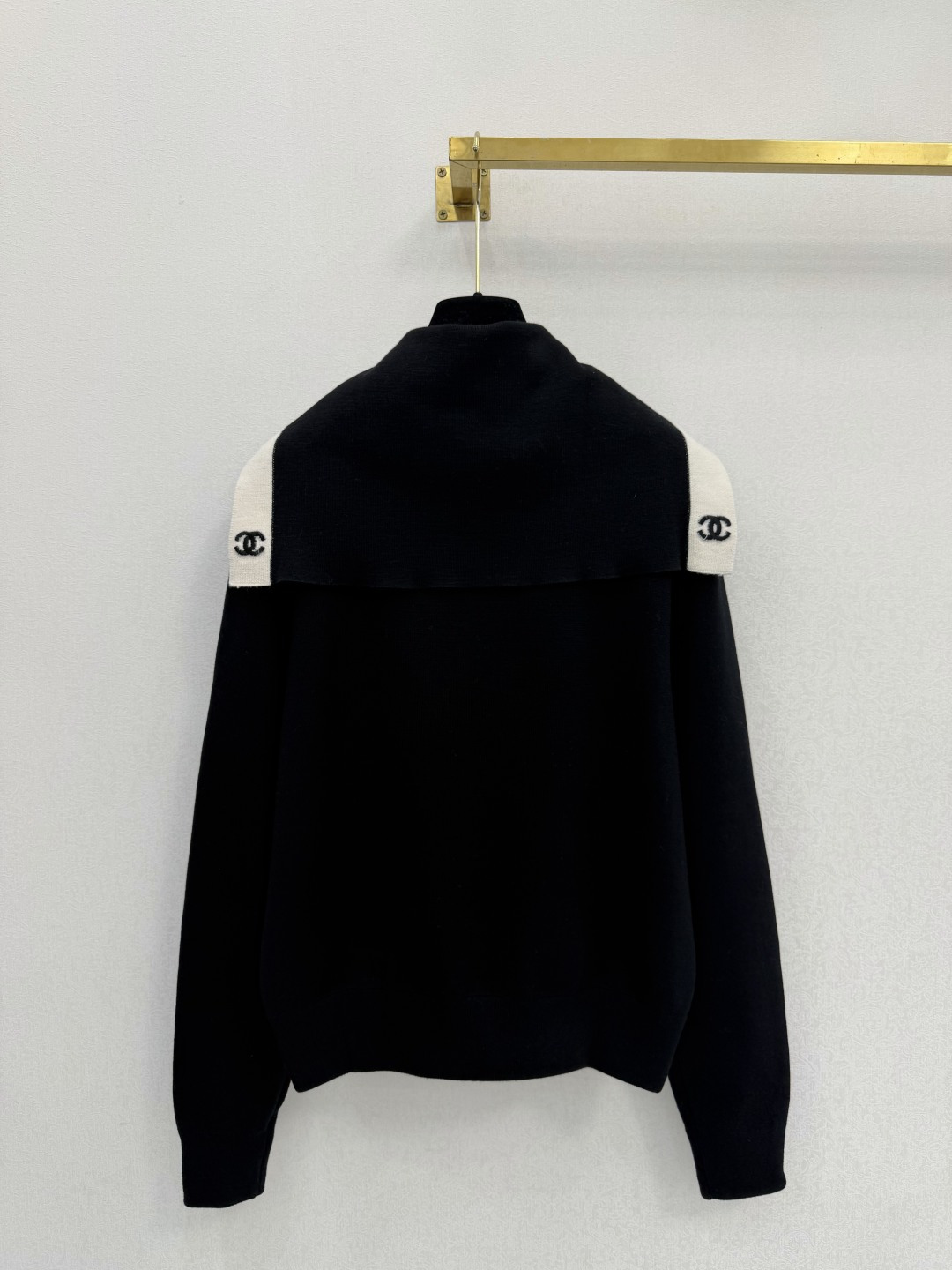 ￼ ￼ 小香高版本新品🆕🆕 海军领半开衫💗💗实拍图🆕🆕两色3码